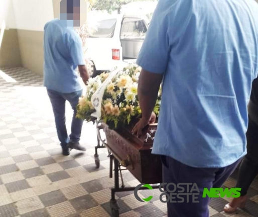 Erro de funerária faz família velar corpo errado