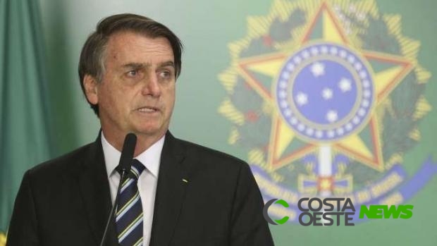 Bolsonaro cria 13º salário para o Bolsa Família