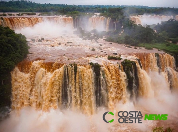 Cataratas do Iguaçu registram vazão 4 vezes maior que o normal