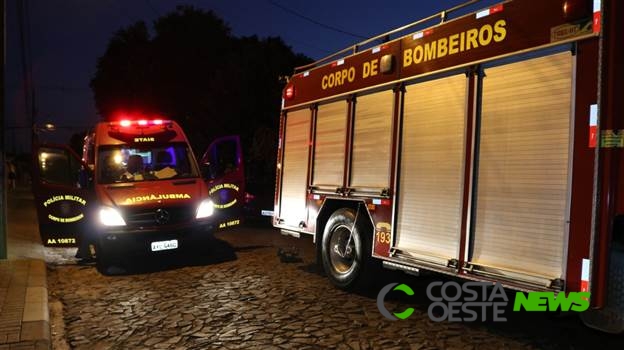 Homem morre carbonizado em incêndio a residência