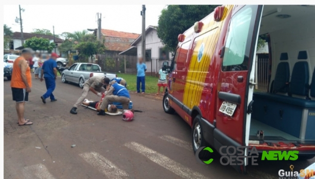 Mulher é socorrida pelos Bombeiros após acidente de moto em São Miguel