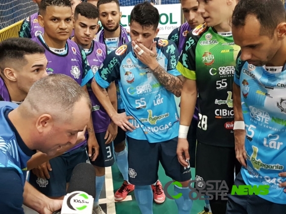 Em noite de 10 gols, CFM Costa Oeste perde para Ivaiporã e larga em desvantagem nas oitavas  