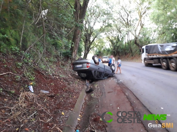 Capotamento é registrado na PR 497, em São Miguel do Iguaçu