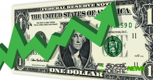 Dólar chega a R$ 5, maior valor da história