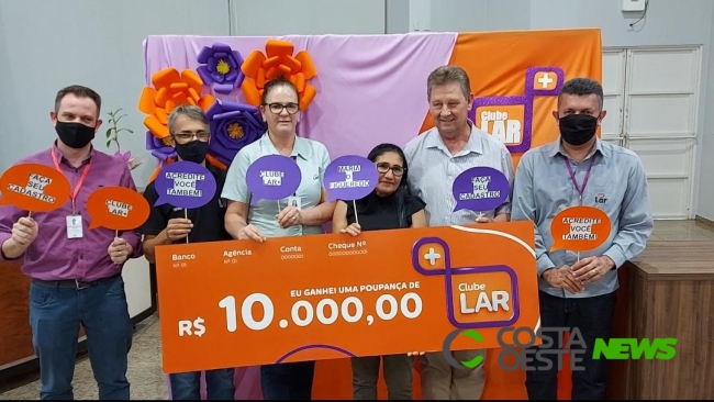 Lar supermercado entrega prêmio da 1ª etapa do Clube Lar Mais