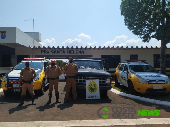 Polícia Rodoviária faz apreensão de camionete e contrabando em Santa Helena