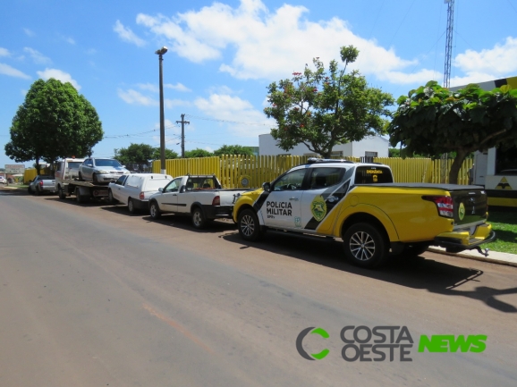 PRE de Santa Helena apreende comboio de carros com produtos contrabandeados do Paraguai