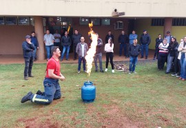 Treinamento de primeiros socorros e combate a incêndio