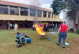 Treinamento de primeiros socorros e combate a incêndio