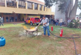 Treinamento de primeiros socorros e combate a incêndio