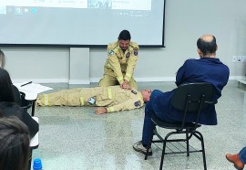 Treinamento de primeiros socorros e combate a incêndio