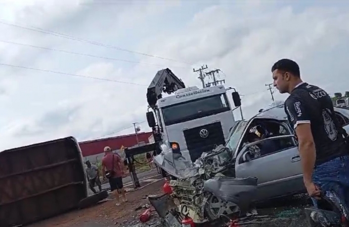 Acidente na PR-497 deixa um morto e vários feridos em Itaipulândia