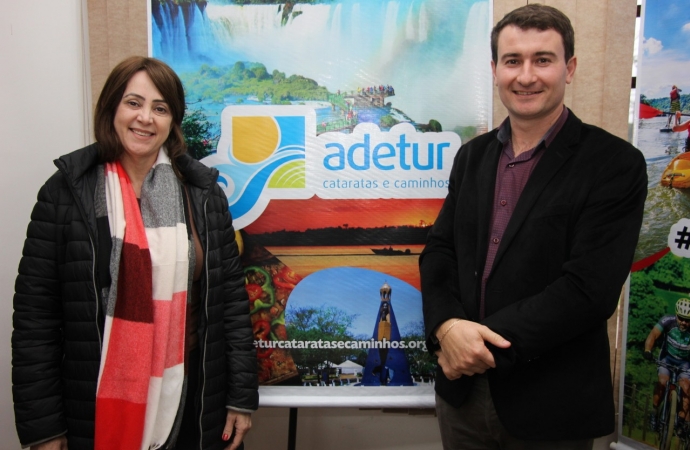 Adetur Cataratas e Caminhos comemora a associação da Cresol Conexão, a 1ª Cooperativa de Crédito a fazer parte da história da Instituição