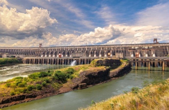 Ano começa com alívio na conta de luz de 78 milhões de brasileiros, graças ao bônus Itaipu