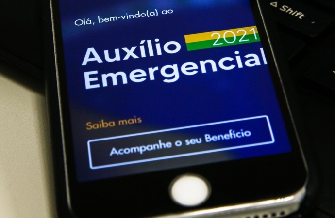 Auxílio emergencial é pago a beneficiários do Bolsa Família com NIS 1