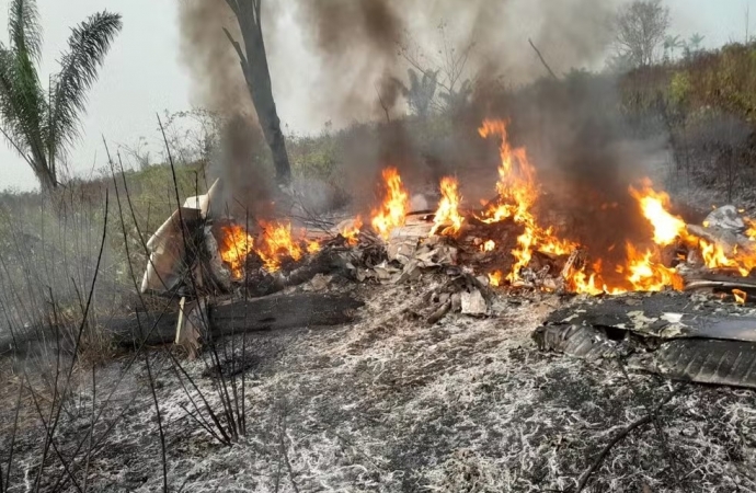 Avião de pequeno porte cai e deixa 5 mortos em Apiacás, na zona rural de Mato Grosso