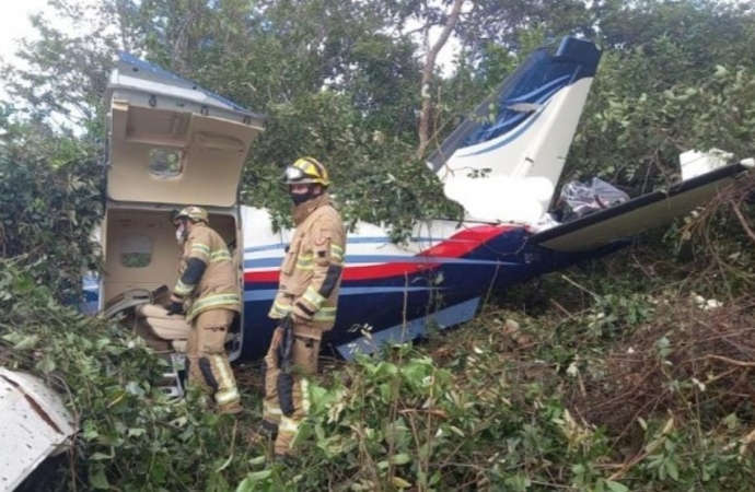 Avião de pequeno porte cai perto do centro de Brasília