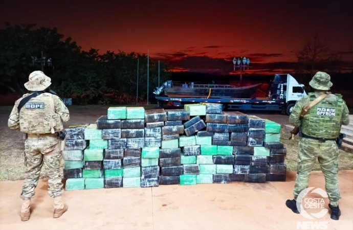 BPFRON, BOPE e PF apreendem 1,8 toneladas de drogas em Pato Bragado