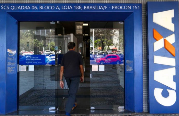 Caixa libera abono salarial para trabalhadores nascidos em outubro