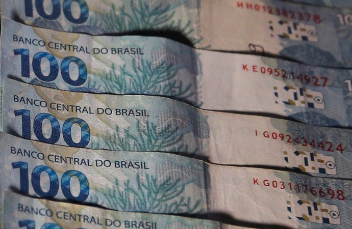 Caixa paga Auxílio Brasil a beneficiários com NIS final 9