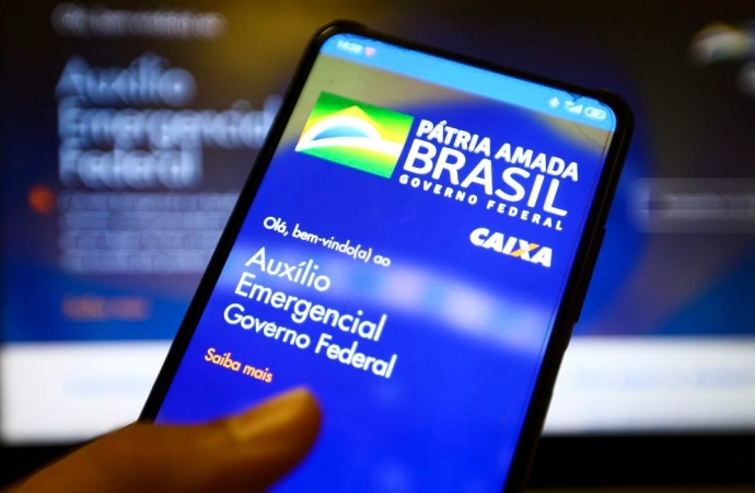 Caixa paga hoje auxílio emergencial a nascidos em junho