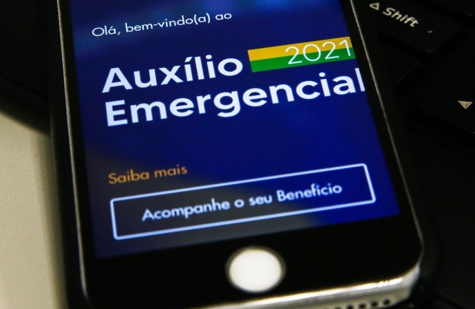 Caixa paga hoje auxílio emergencial a nascidos em maio