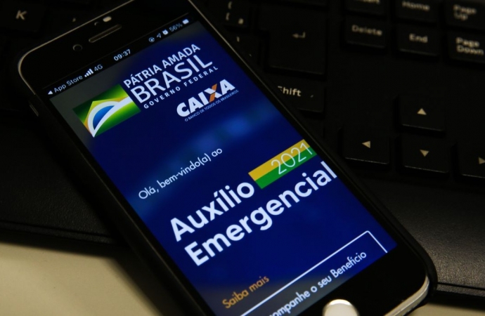 Caixa paga neste domingo auxílio emergencial a nascidos em novembro