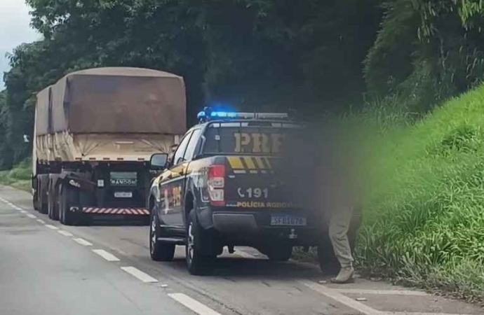 Capotamento deixa três pessoas feridas na BR-277, dentre elas uma criança de 3 anos