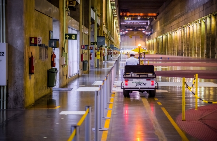 Carro elétrico da Itaipu vai ajudar Lula em recuperação da cirurgia