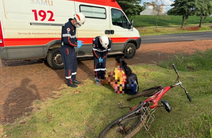 Ciclista é atropelada ao cruzar rodovia em Santa Helena