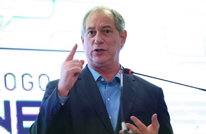 Ciro Gomes vota em Fortaleza