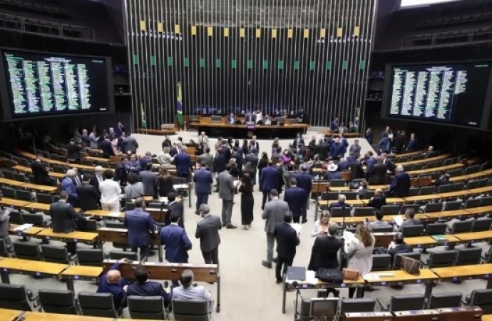 Com fim do DPVAT, Câmara conclui votação do primeiro projeto do pacote fiscal