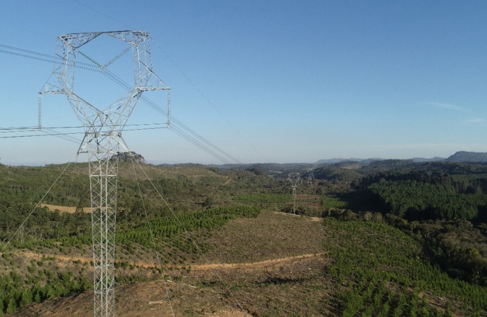 Copel conclui nova linha de energia que conecta Paraná e Santa Catarina