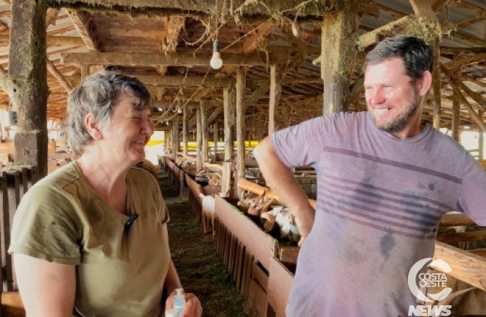 Criação de cabritos em Santa Rosa do Ocoí traz inovação e desafios para a família rural