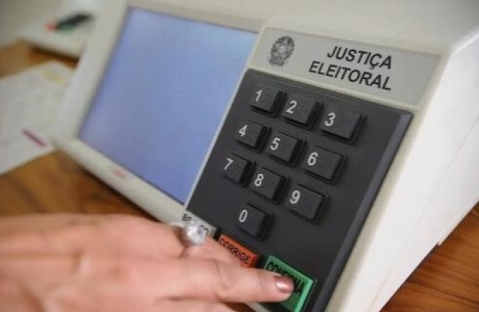 ELEIÇÕES 2024: 463 mil candidatos concorrem a cargos de prefeitos, vices e vereadores