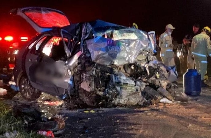 Em fuga do BPFRON, carro carregado com maconha provoca acidente com duas mortes