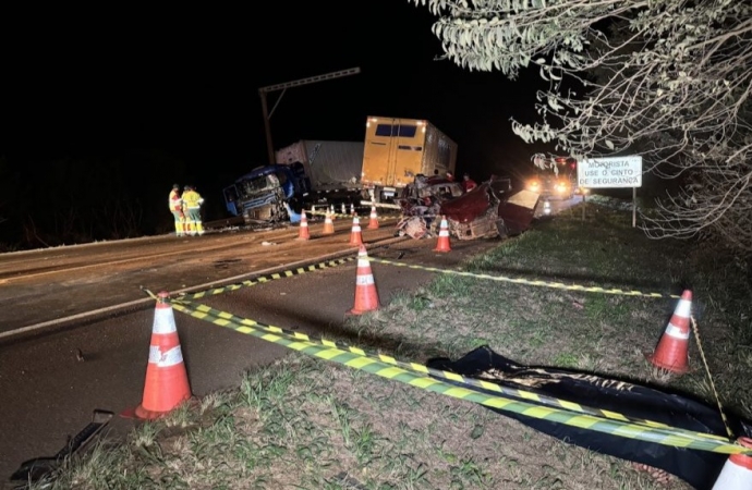 Gravíssimo acidente deixa 4 vítimas fatais na BR-277 em Candói