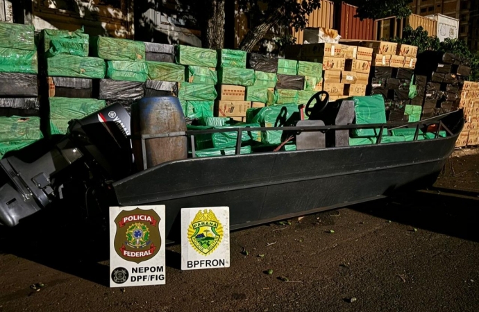 Homem é preso com barco abarrotado de cigarros em Itaipulândia