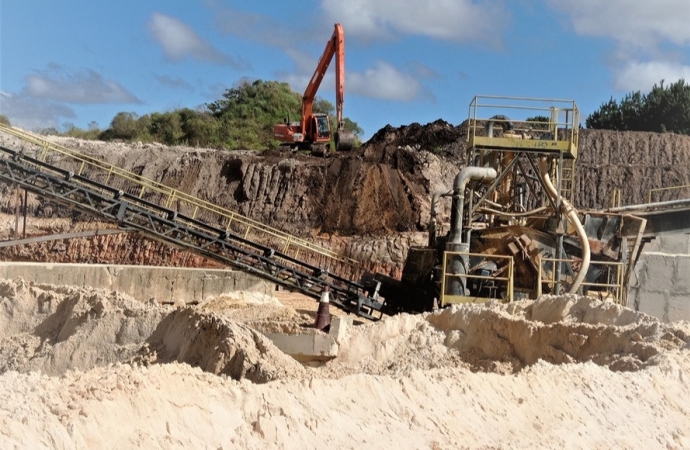 Indústria mineral introduz R$ 25,5 bilhões na economia do Paraná