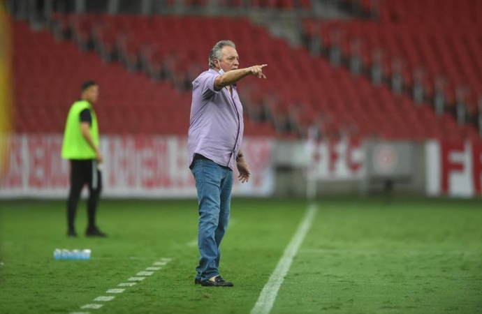 Inter de Abel Braga quebra recorde de Flamengo de Jorge Jesus e está a duas vitórias de marca histórica