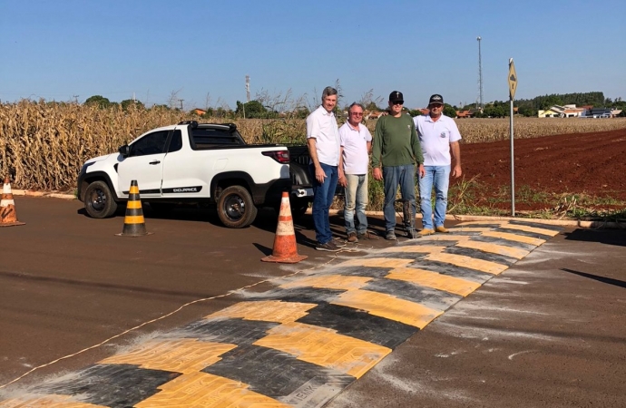 Lombadas de Ondulação Transversal Ecológica são instaladas em Entre Rios do Oeste