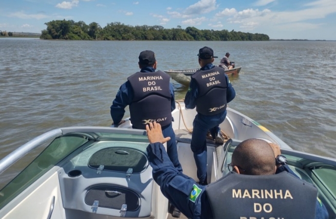 Marinha do Brasil auxilia nas buscas por jovem que desapareceu após cair no Rio Paraná