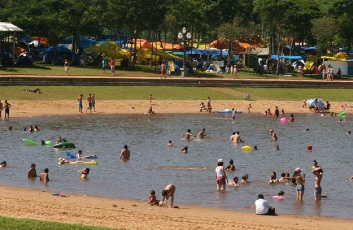 Praias da Costa Oeste estão próprias para banho, aponta boletim