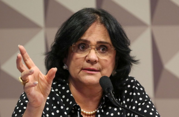 Nota sobre vacinação infantil foi deturpada, diz ministra