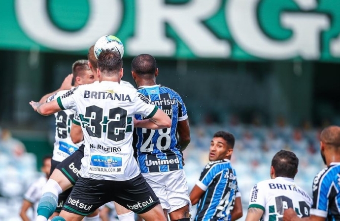 Ouça os gols: Grêmio perde pênalti e empata em 1 a 1 contra o Coritiba