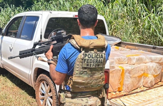 PF apreende uma tonelada de droga em Santa Helena e apreende veículos