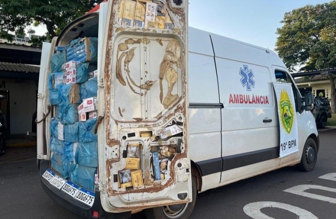 Polícia apreende falsa ambulância carregada cigarros contrabandeados em Toledo