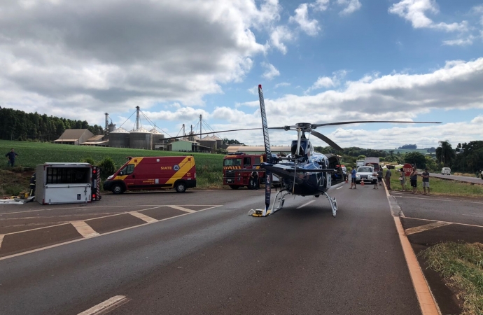 Quatro pessoas ficam feridas em grave acidente de trânsito na BR-467