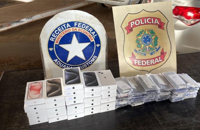 Receita Federal e Polícia Federal apreendem carga de celulares na Ponte Internacional da Amizade