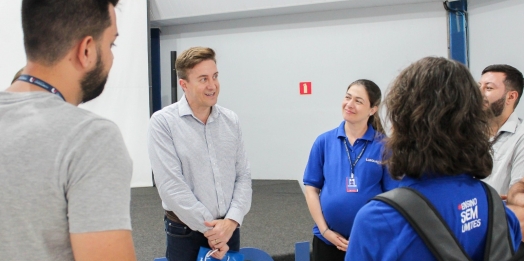 Acadêmicos de Agronomia e Medicina Veterinária da Faculdade UNIGUAÇU recebem a presença ilustre do Superintendente da Lar